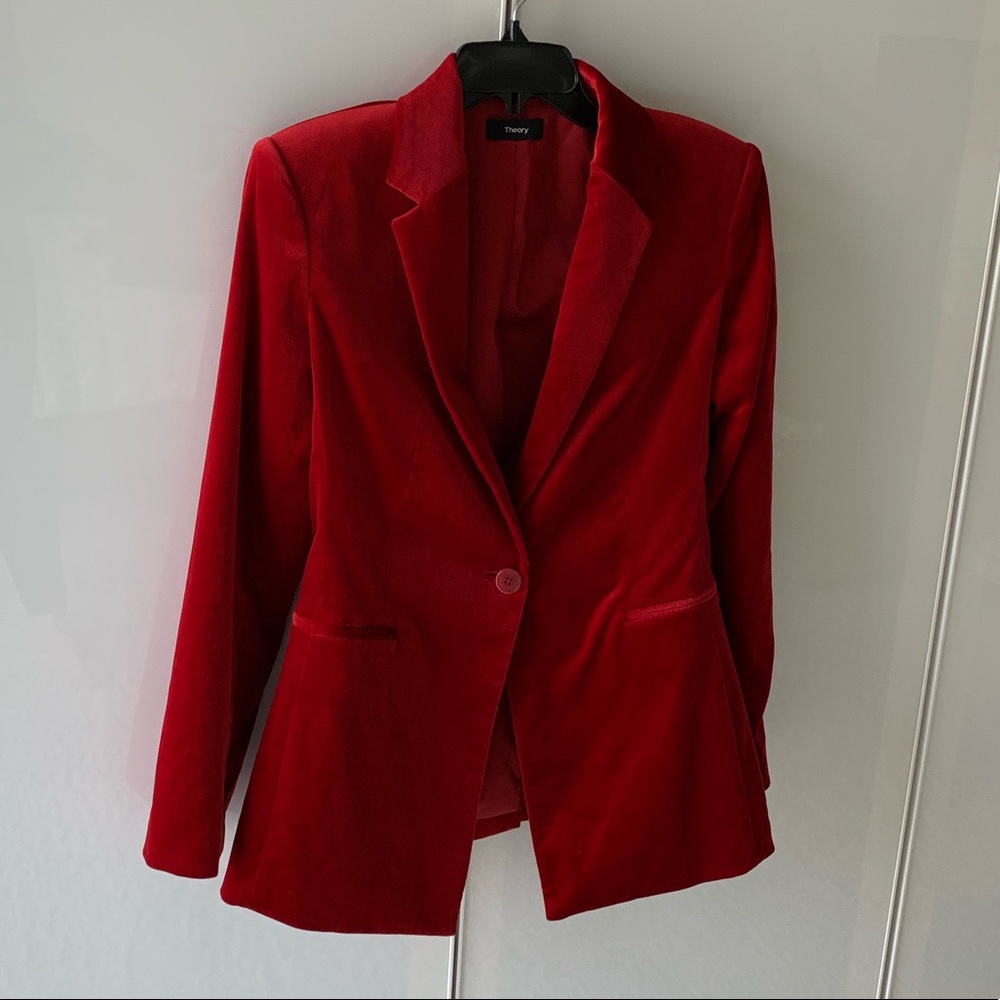 Gorgeous Theory red velvet blazer